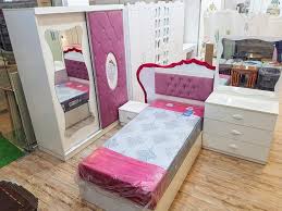 ژوری نوستنی منال